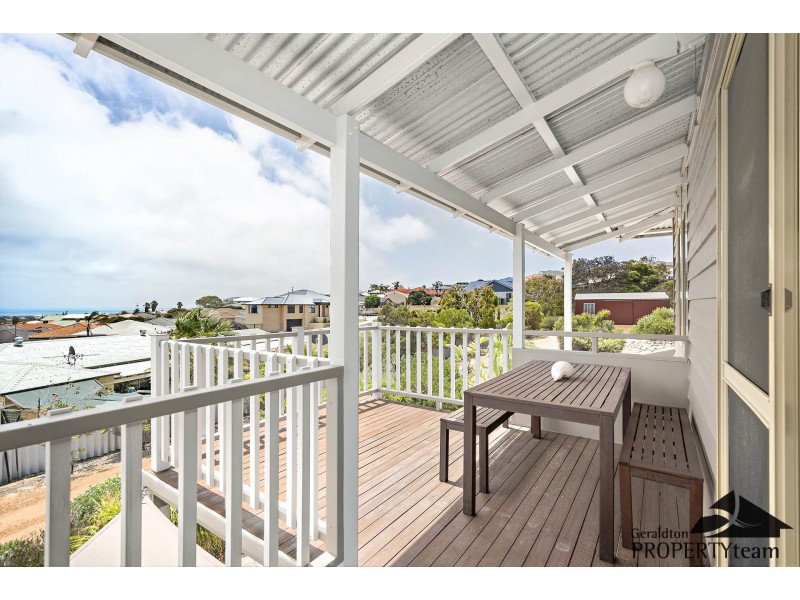 3 Eakins Crescent, Wandina WA 6530