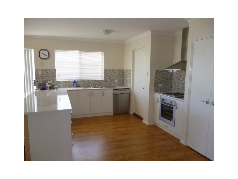 6 Invincible Rise, Wandina WA 6530