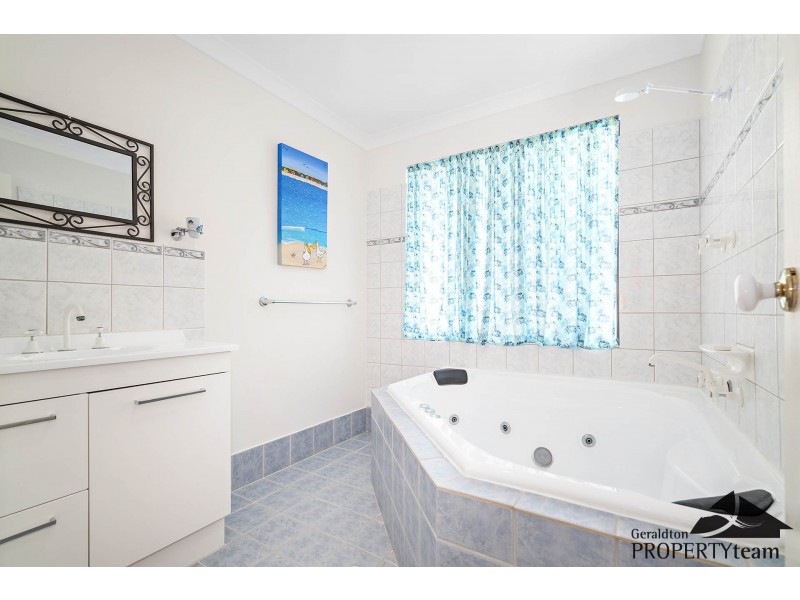 26 Wahn Avenue, Waggrakine WA 6530