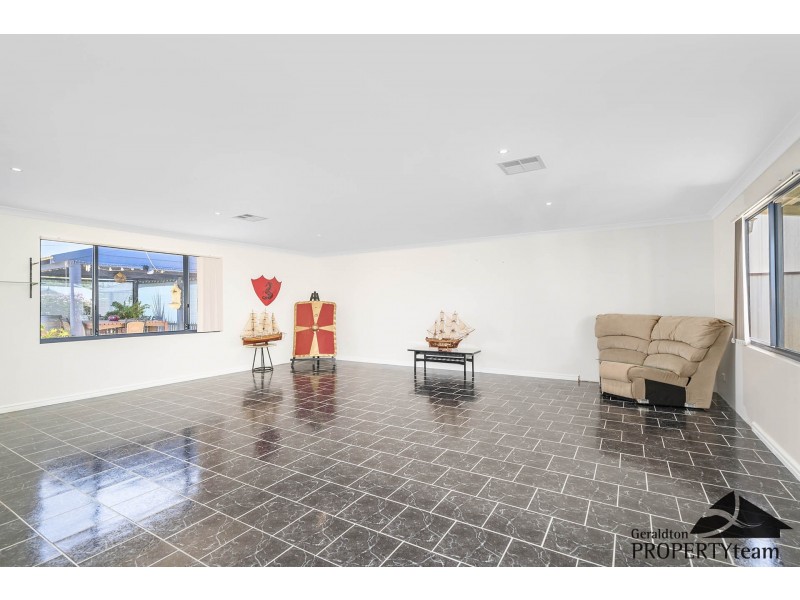 26 Wahn Avenue, Waggrakine WA 6530