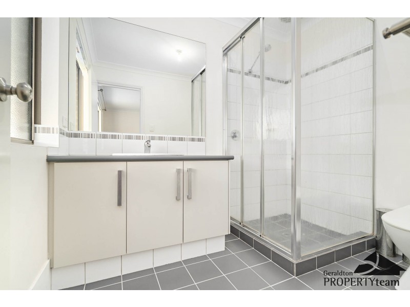 2/237 Seventh Street, Wonthella WA 6530