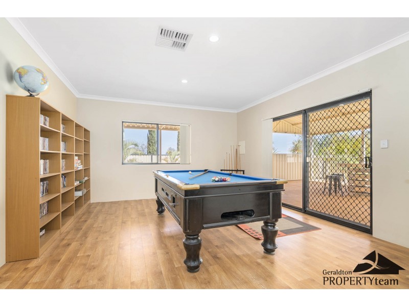 16 Eastlyn Drive, Deepdale WA 6532