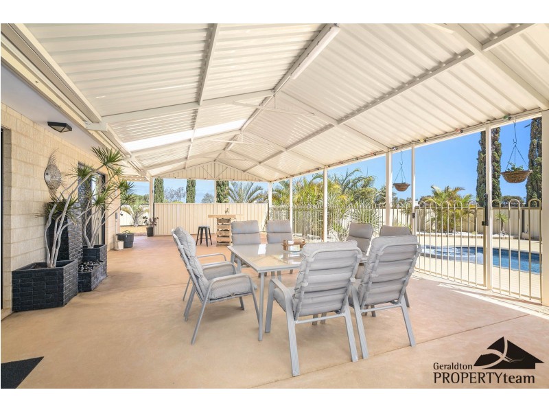 16 Eastlyn Drive, Deepdale WA 6532