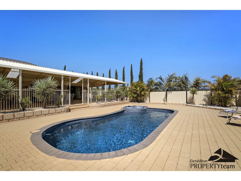 16 Eastlyn Drive, Deepdale WA 6532