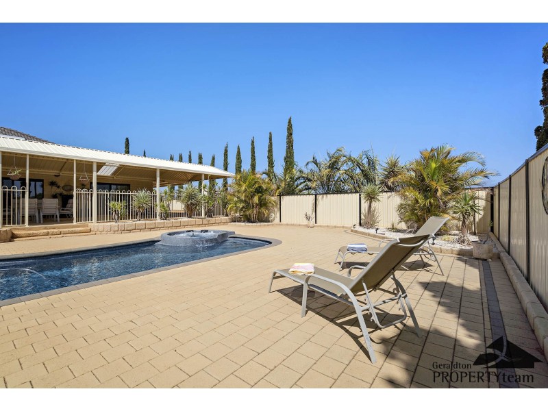 16 Eastlyn Drive, Deepdale WA 6532