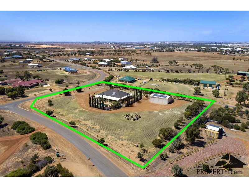 16 Eastlyn Drive, Deepdale WA 6532