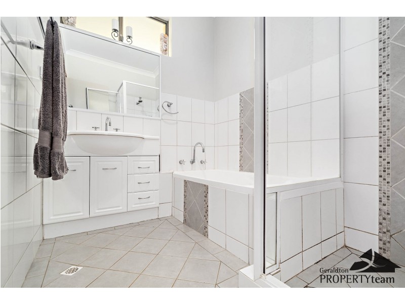 282 Sutcliffe Road, Waggrakine WA 6530