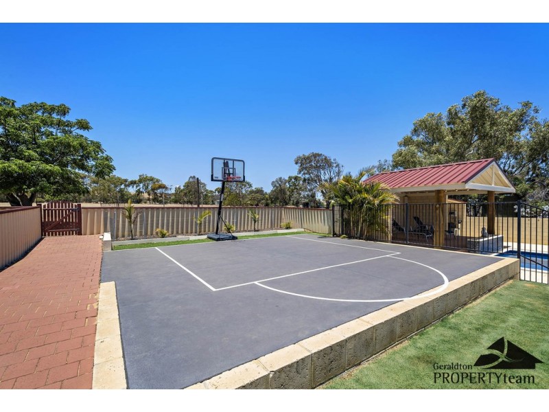 282 Sutcliffe Road, Waggrakine WA 6530