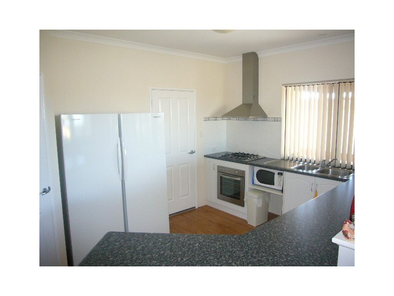 28 Reef Blvd, Drummond Cove WA 6532