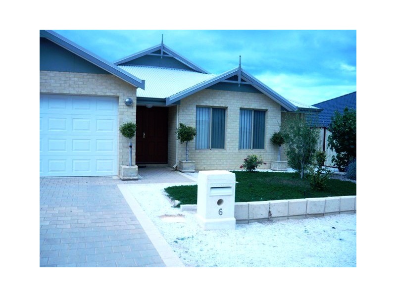 6 Reef Boulevard, Drummond Cove WA 6532