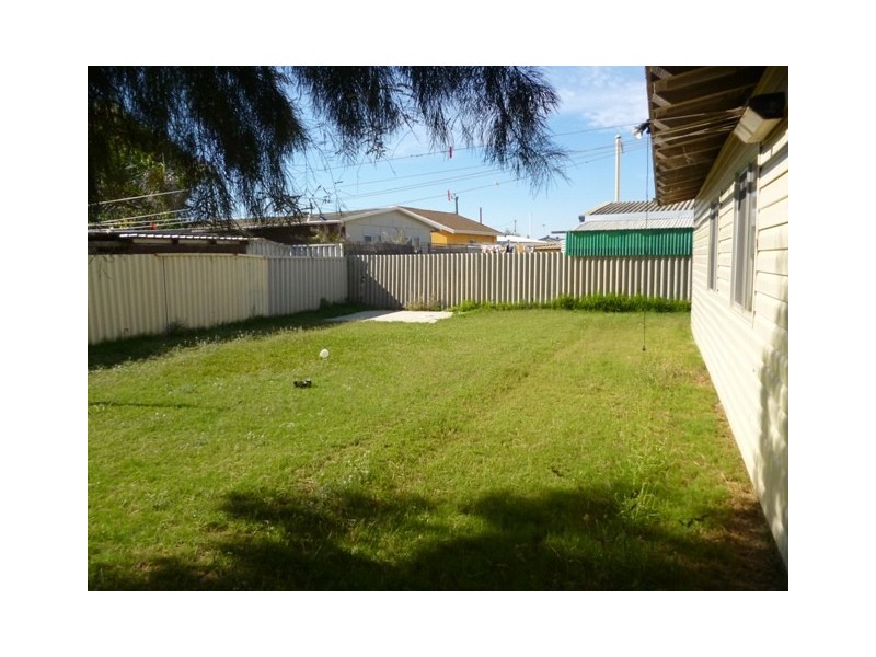 17 Bosun Crescent, Beachlands WA 6530