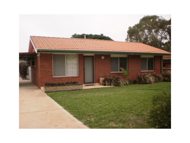 241 Second Street, Wonthella WA 6530