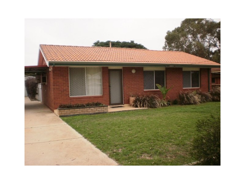 241 Second Street, Wonthella WA 6530