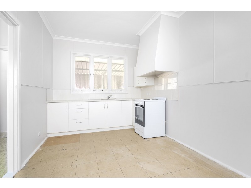 4 Hebe Street, Rangeway WA 6530