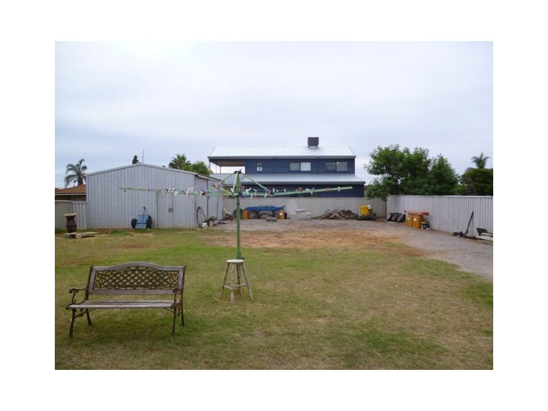 223 First Street, Wonthella WA 6530