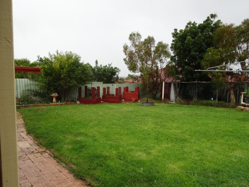 25 Pearson Street, Mount Tarcoola WA 6530