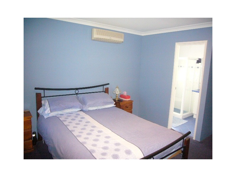 120 Burgess Street, Beachlands WA 6530