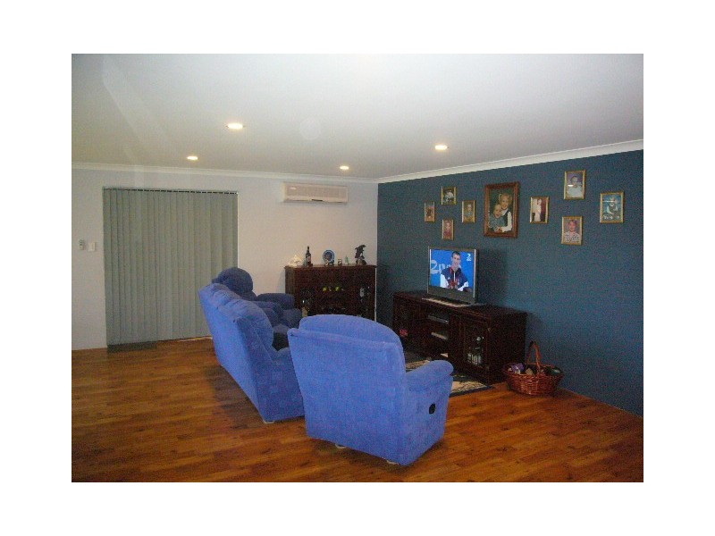 120 Burgess Street, Beachlands WA 6530