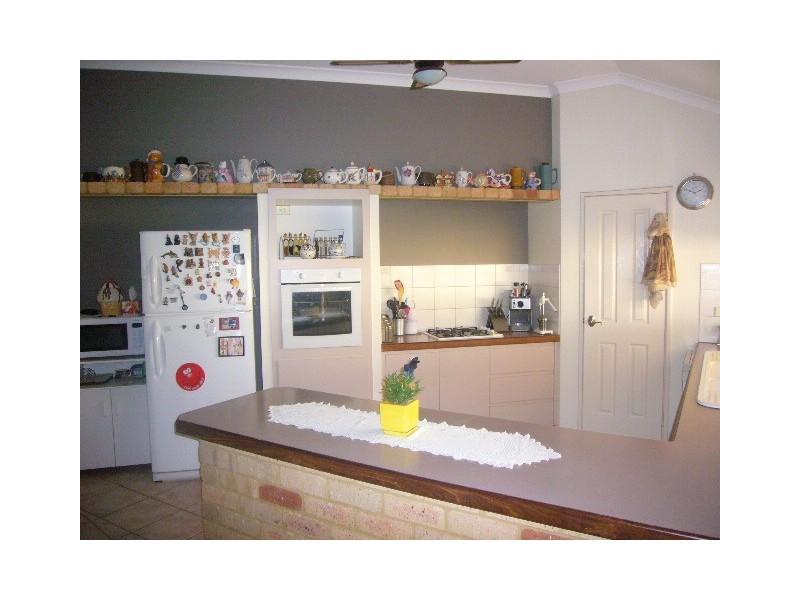 5 Waterfront Circle, Drummond Cove WA 6532