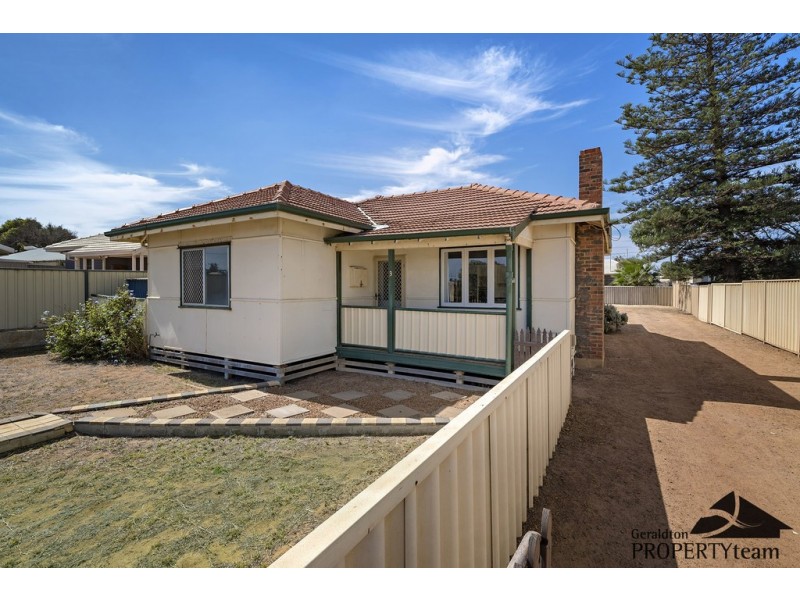 3 Bradley Street, Beachlands WA 6530