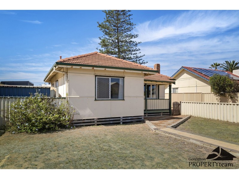3 Bradley Street, Beachlands WA 6530