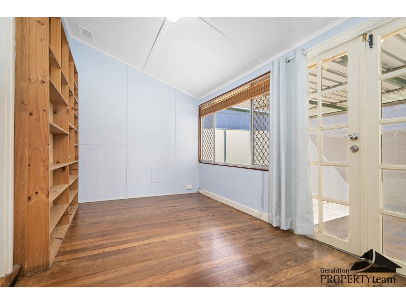 3 Bradley Street, Beachlands WA 6530