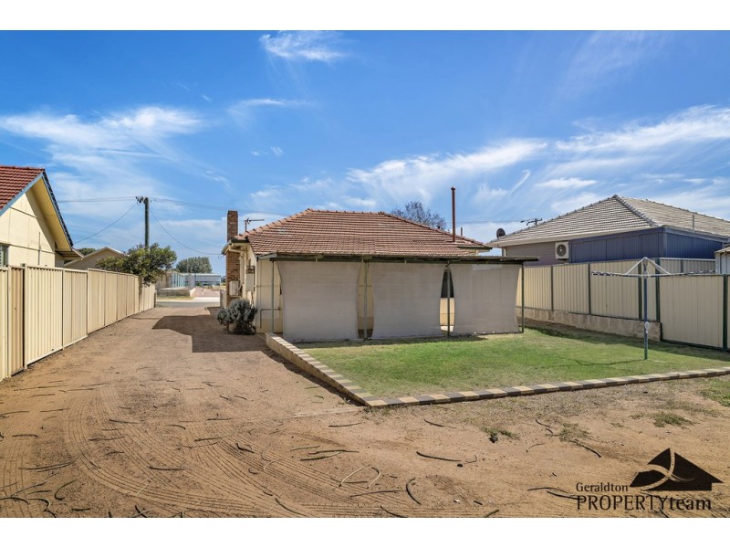 3 Bradley Street, Beachlands WA 6530