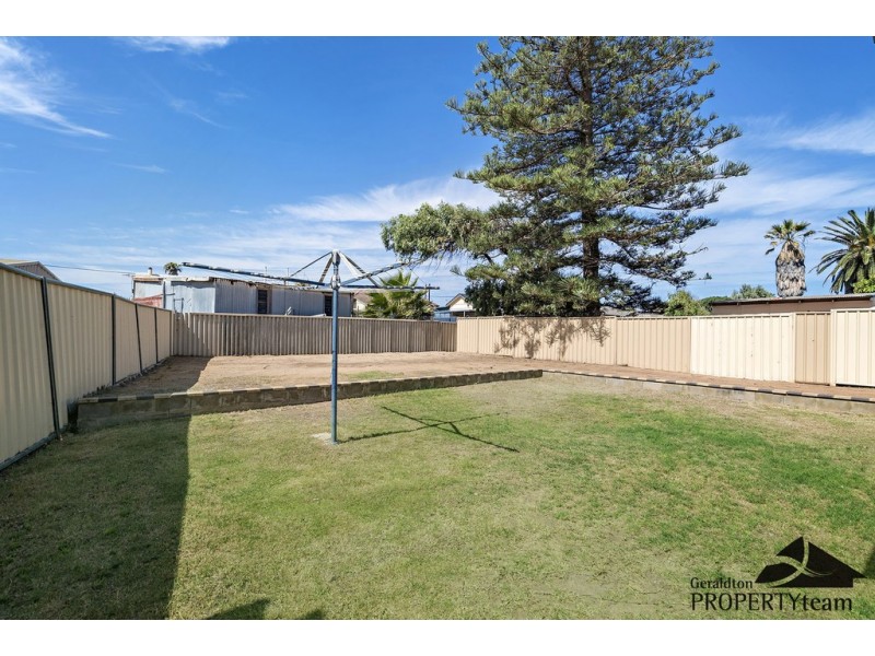 3 Bradley Street, Beachlands WA 6530