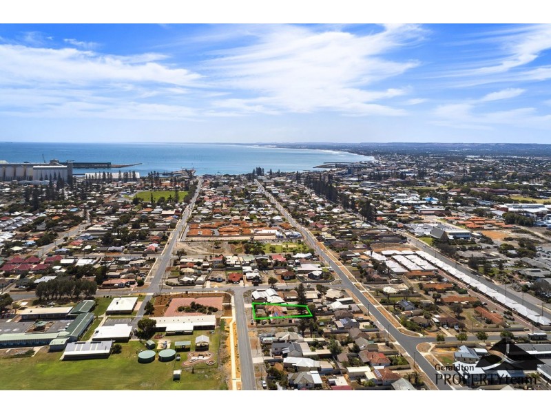 3 Bradley Street, Beachlands WA 6530