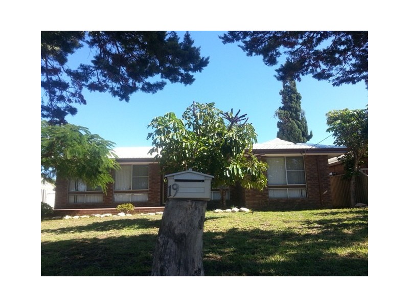 19 Hale Road, Rangeway WA 6530