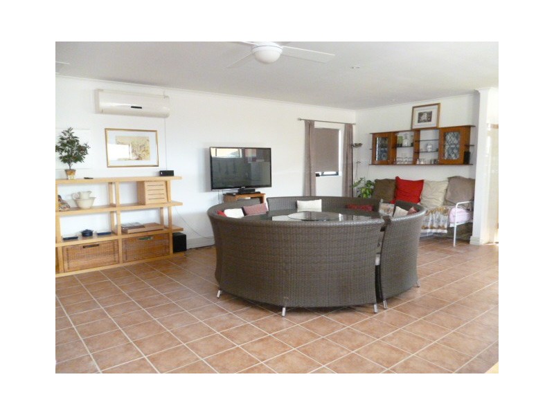 1A  Hardman Street, Rangeway WA 6530