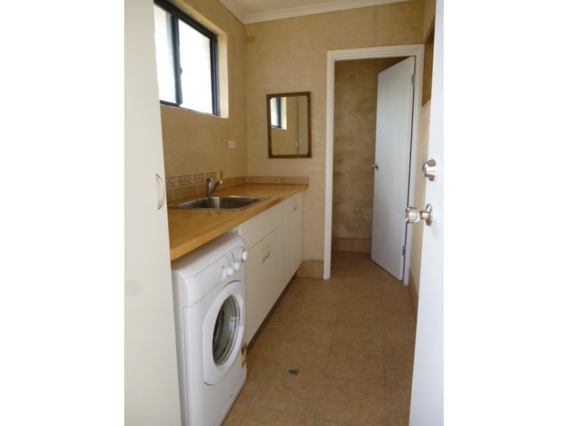 1A  Hardman Street, Rangeway WA 6530