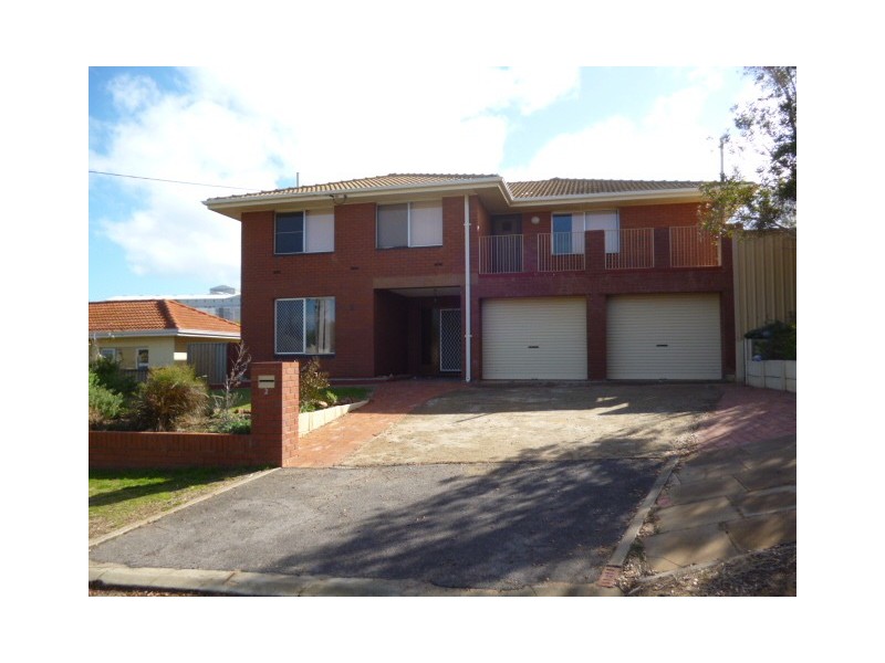 2 Conway Street, Beachlands WA 6530