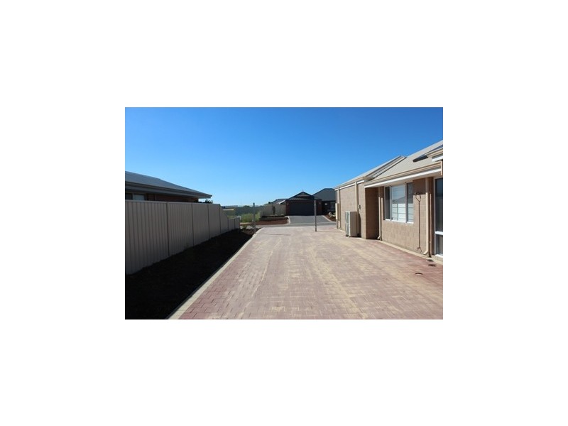 6 Julliet Terrace, Wandina WA 6530