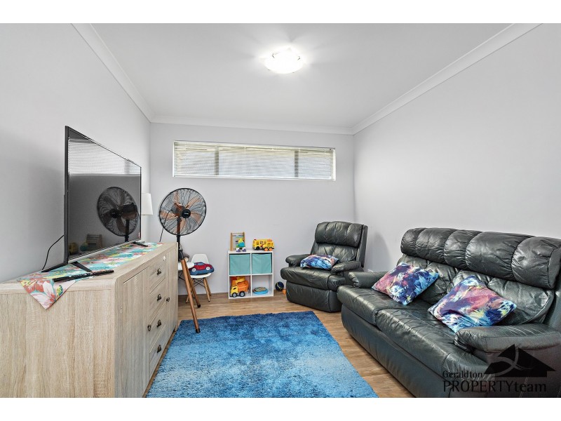 21 Crowther Street, Beachlands WA 6530
