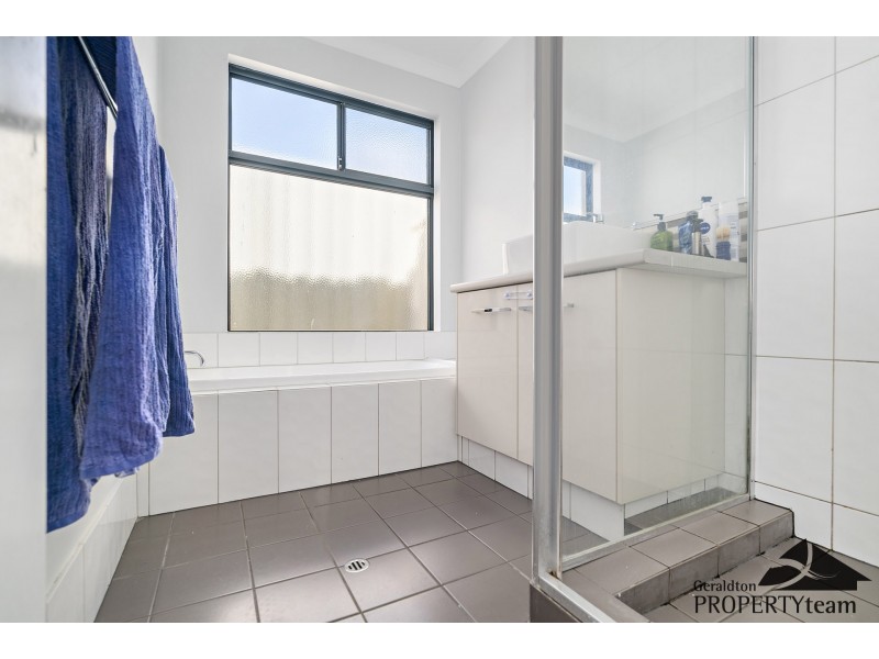 21 Crowther Street, Beachlands WA 6530