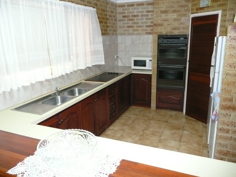 16 Crowtherton Street, Bluff Point WA 6530