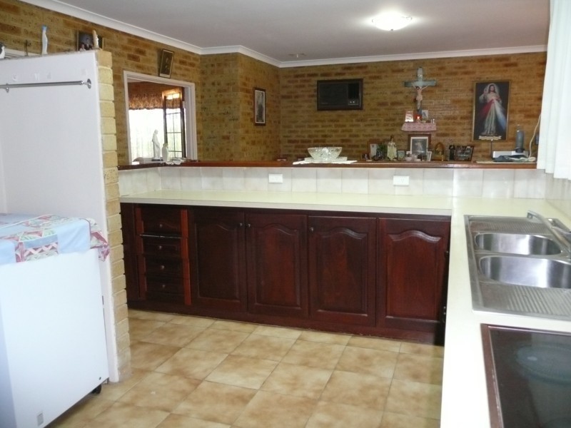 16 Crowtherton Street, Bluff Point WA 6530