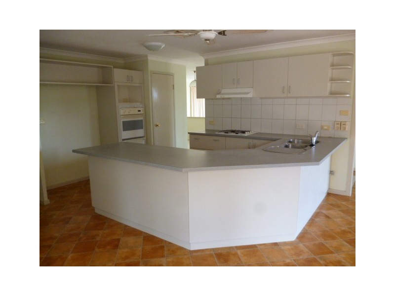 2 Dakin Cove, Wandina WA 6530