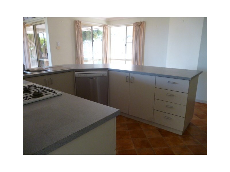 2 Dakin Cove, Wandina WA 6530