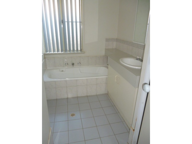 2 Dakin Cove, Wandina WA 6530