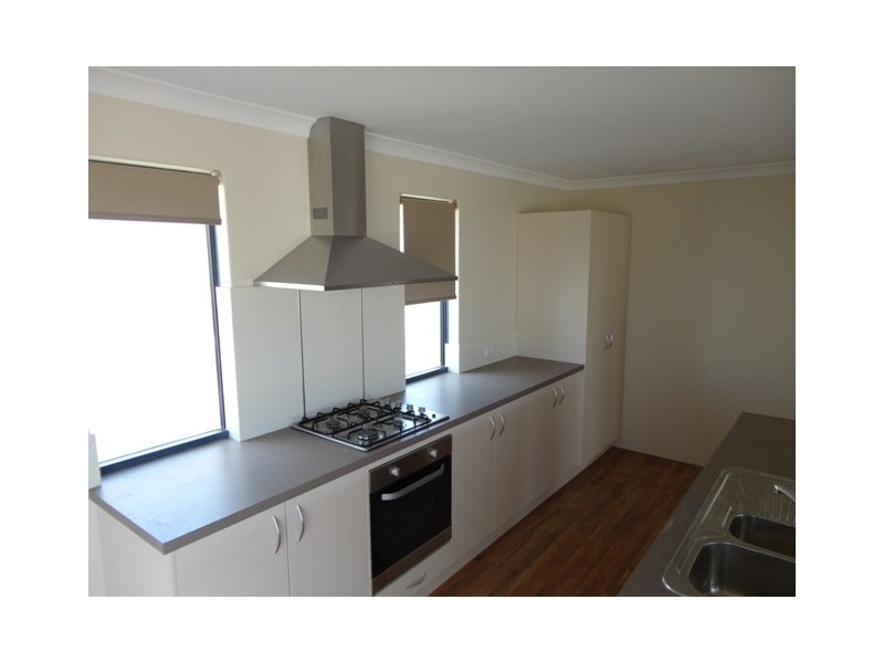 8 Isobel Way, Wandina WA 6530