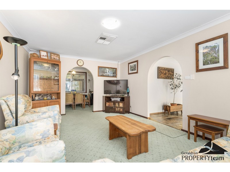5 Hallet Place, Bluff Point WA 6530