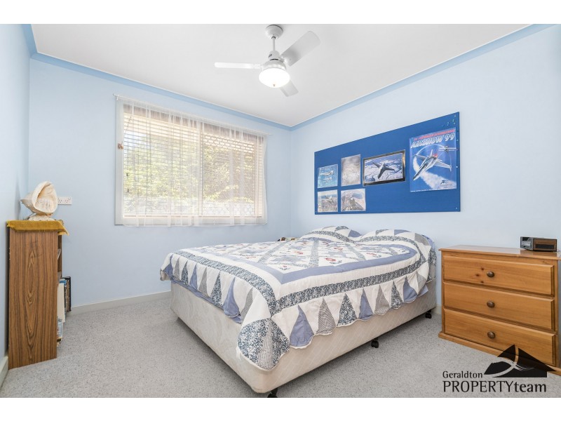 5 Hallet Place, Bluff Point WA 6530