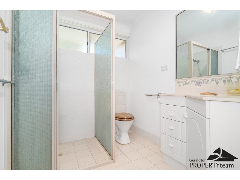 5 Hallet Place, Bluff Point WA 6530