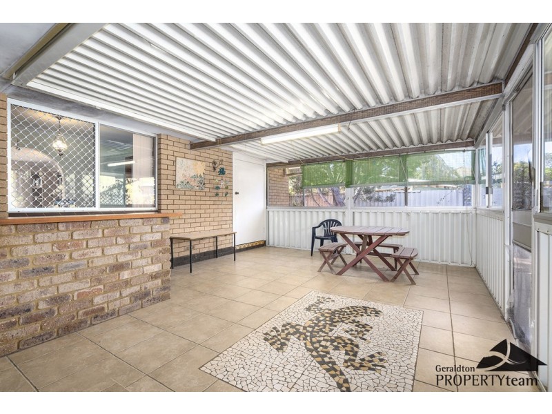5 Hallet Place, Bluff Point WA 6530