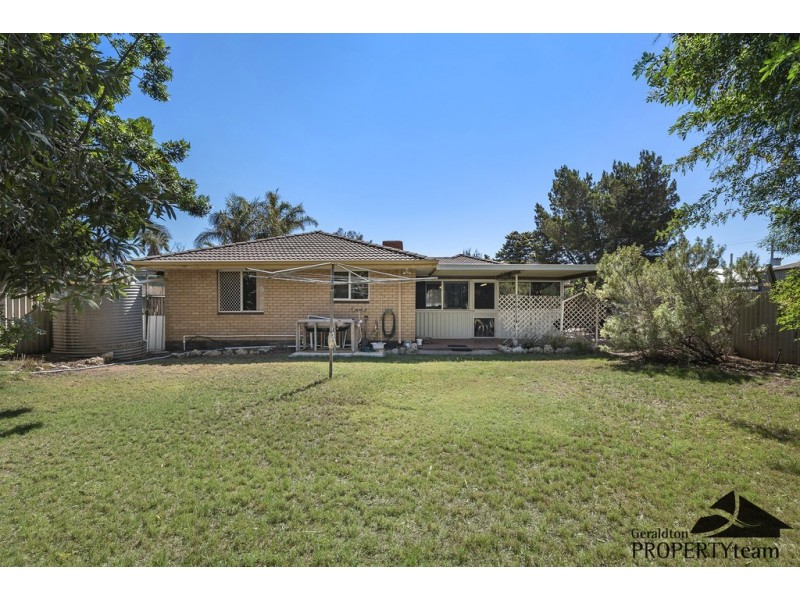 5 Hallet Place, Bluff Point WA 6530