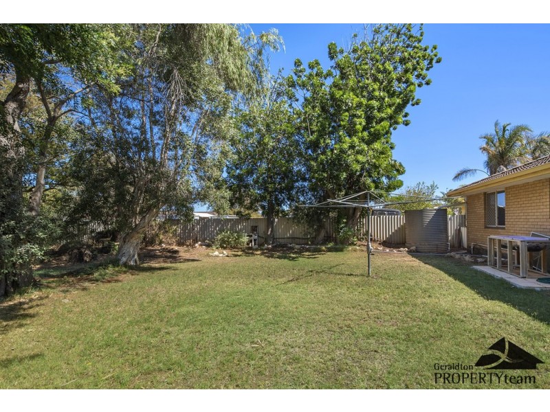 5 Hallet Place, Bluff Point WA 6530