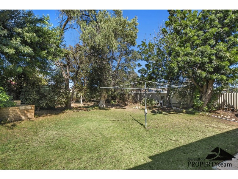 5 Hallet Place, Bluff Point WA 6530