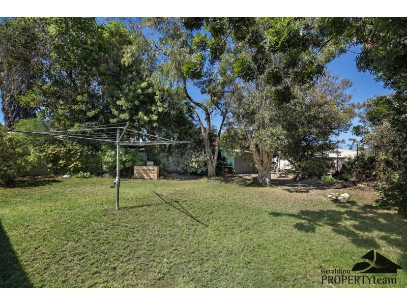 5 Hallet Place, Bluff Point WA 6530